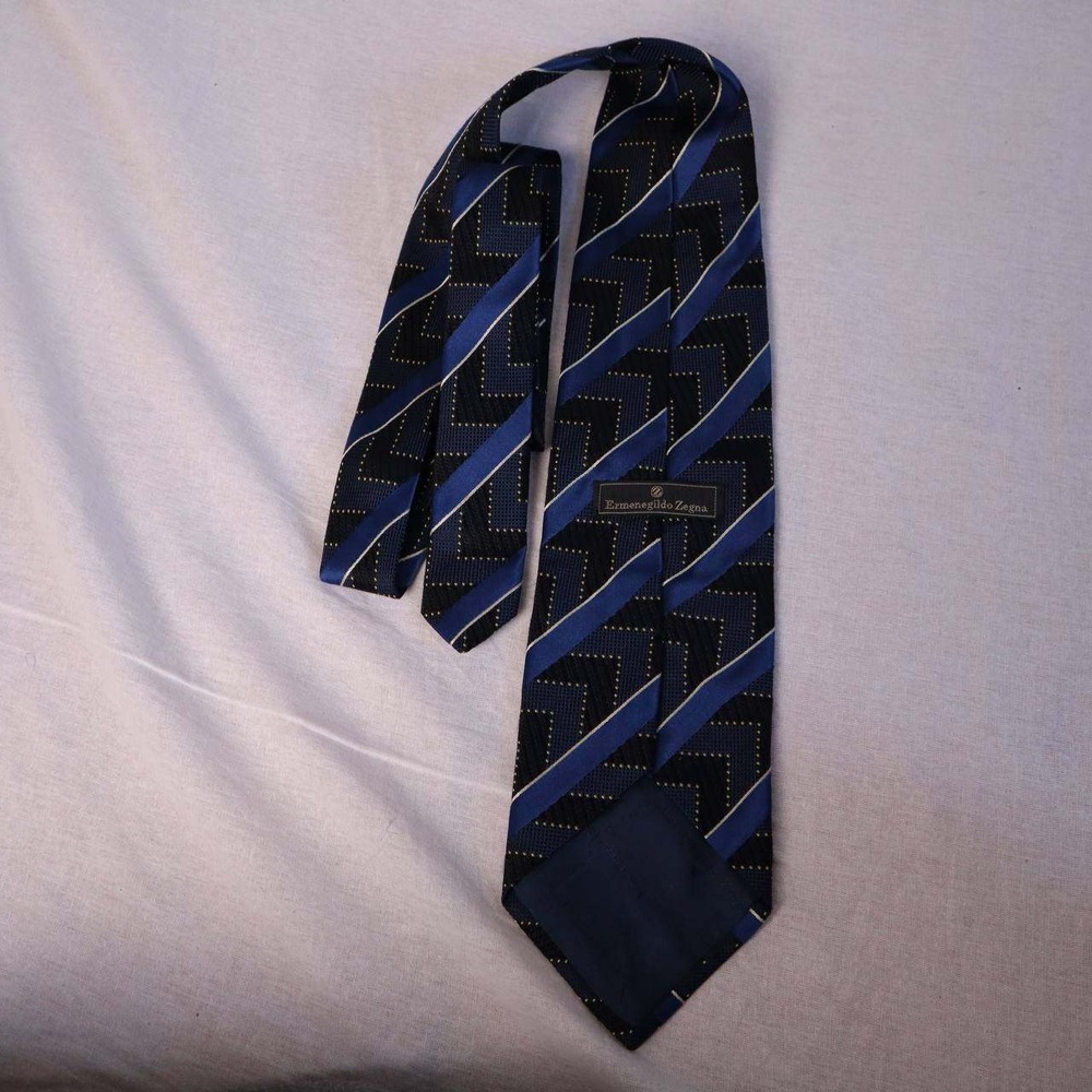 Ermenegildo Zegna Mens Silk Tie Navy Blue Geometric Striped Made in Italy Luxury - Picture 3 of 5